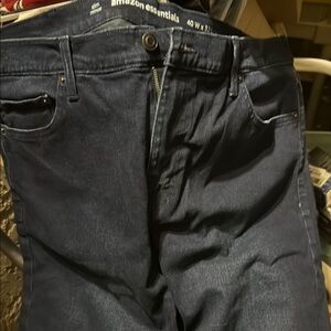 Amazon Essentials Men's Deep Indigo Relaxed Jeans